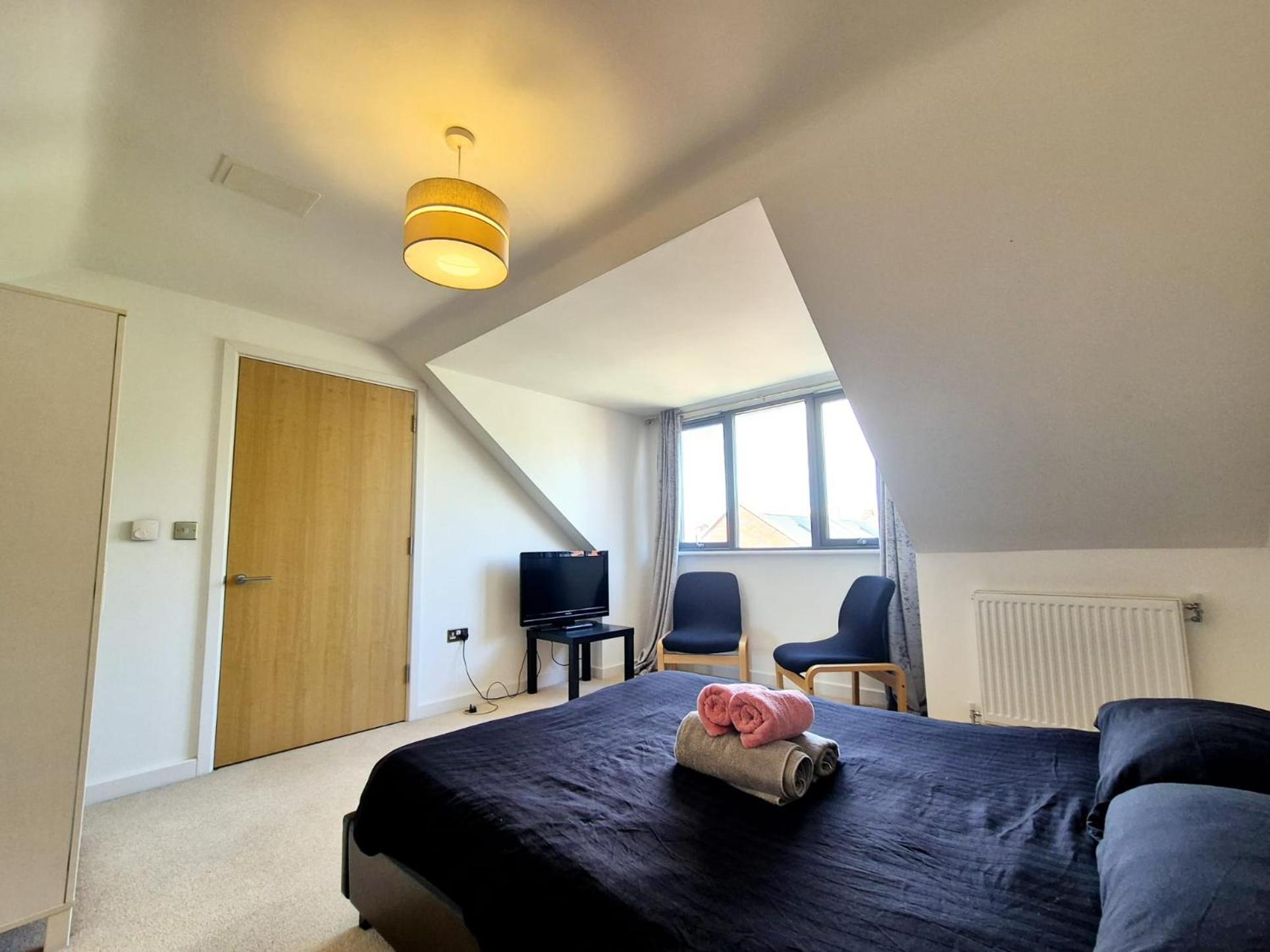 Explore London: 2 Bedroom House In Wood Green Extérieur photo